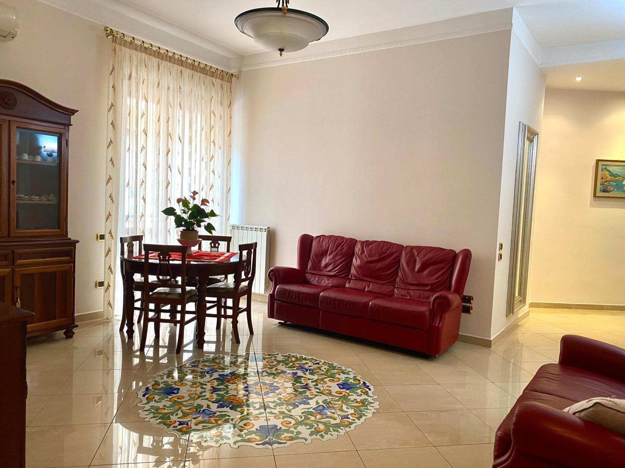 A Casa Di Don Peppino Apartment Salerno Luaran gambar