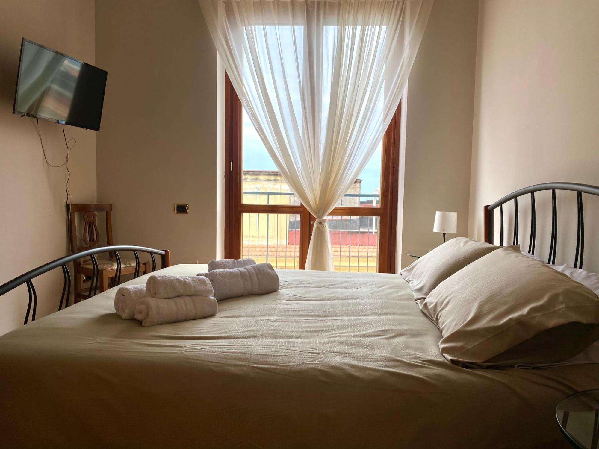 A Casa Di Don Peppino Apartment Salerno Luaran gambar